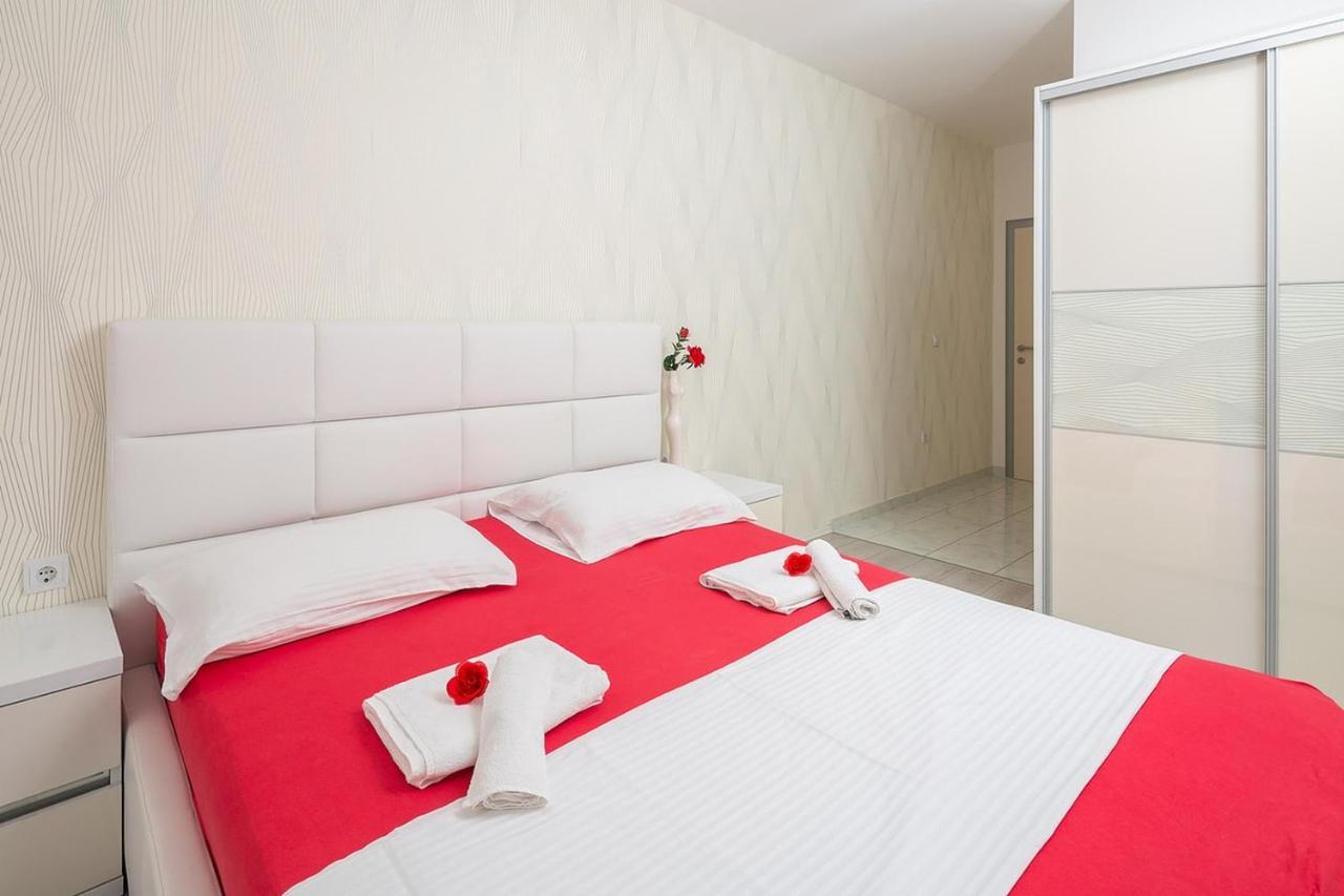Apartmani Kastelancic Podstrana Esterno foto