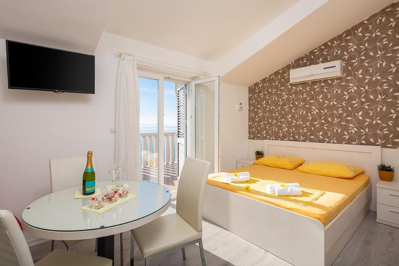 Apartmani Kastelancic Podstrana Esterno foto