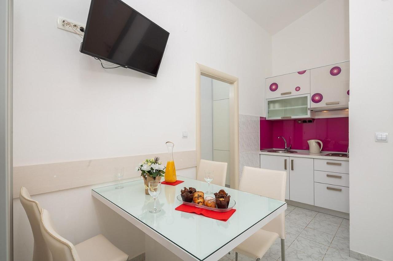 Apartmani Kastelancic Podstrana Esterno foto