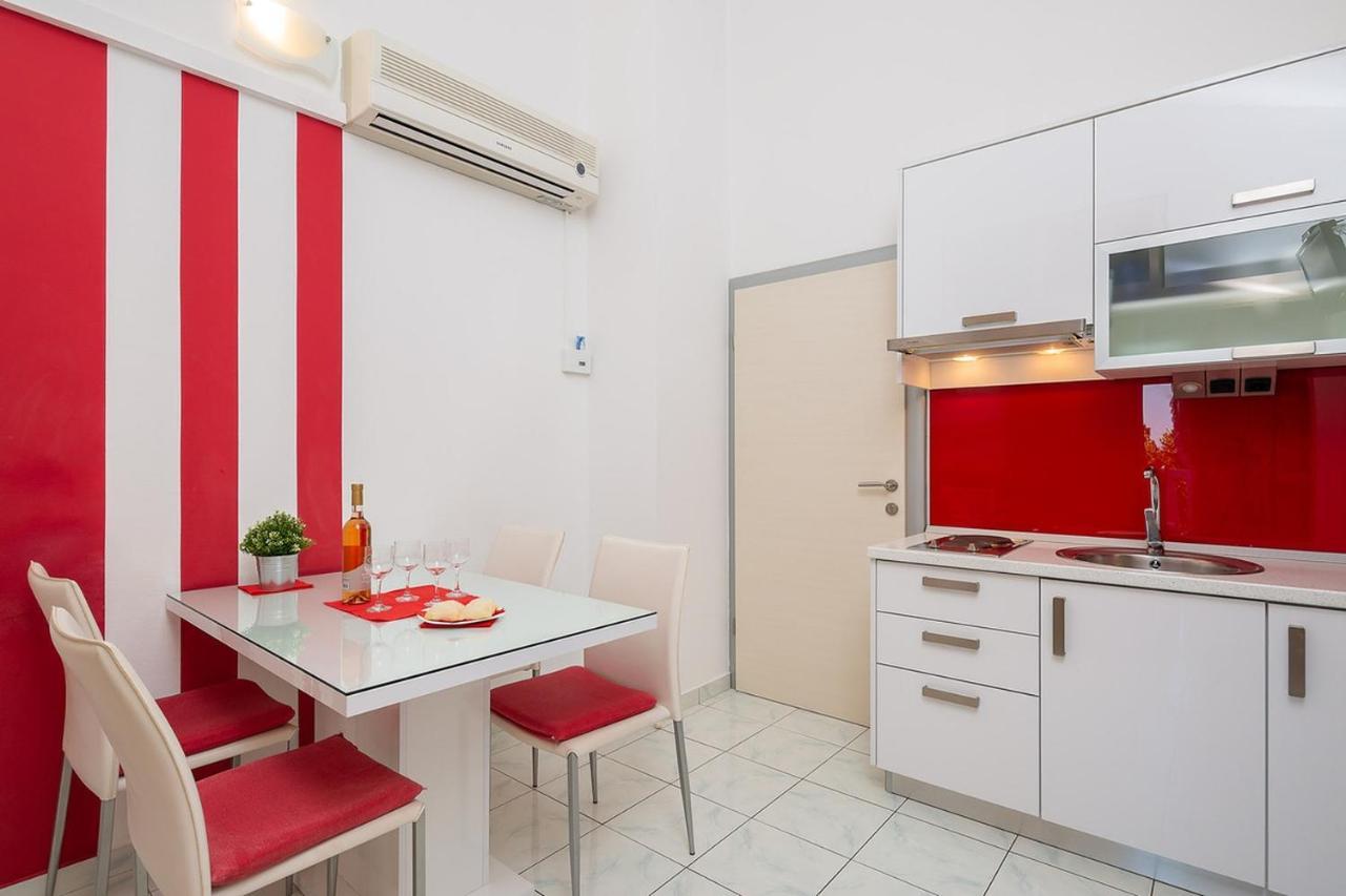 Apartmani Kastelancic Podstrana Esterno foto