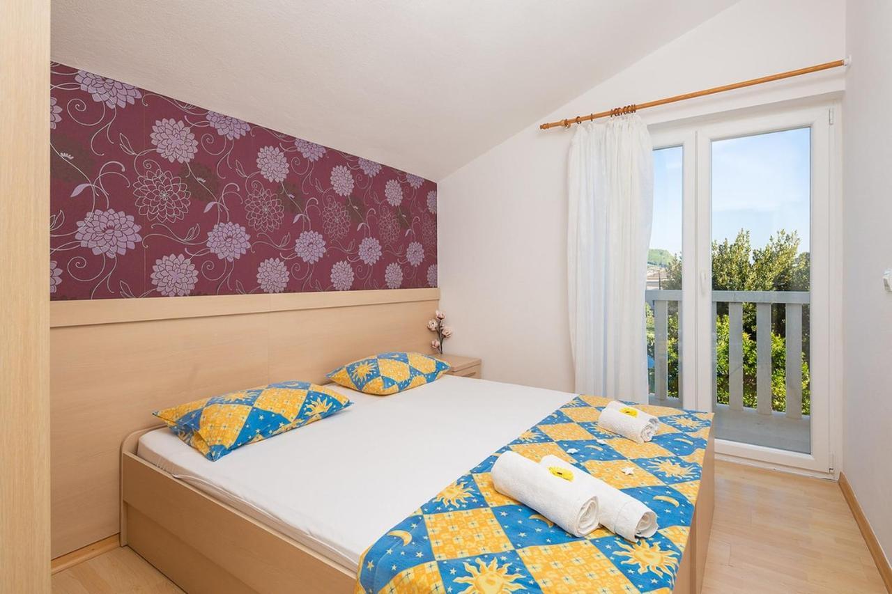 Apartmani Kastelancic Podstrana Esterno foto