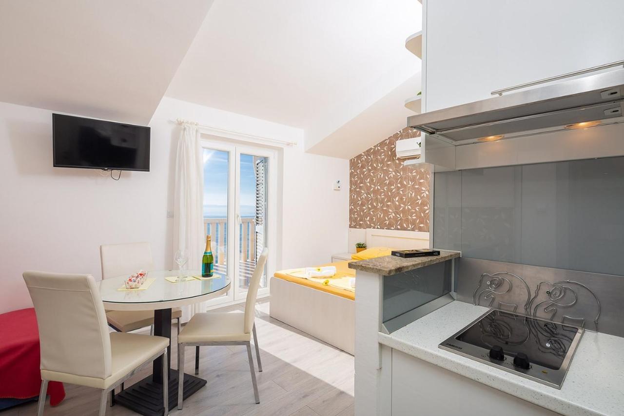 Apartmani Kastelancic Podstrana Esterno foto