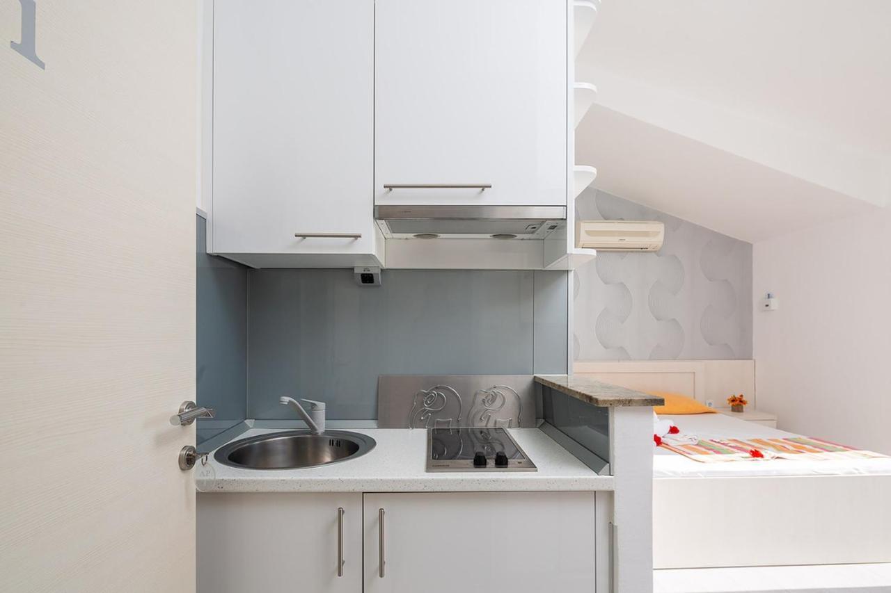 Apartmani Kastelancic Podstrana Esterno foto