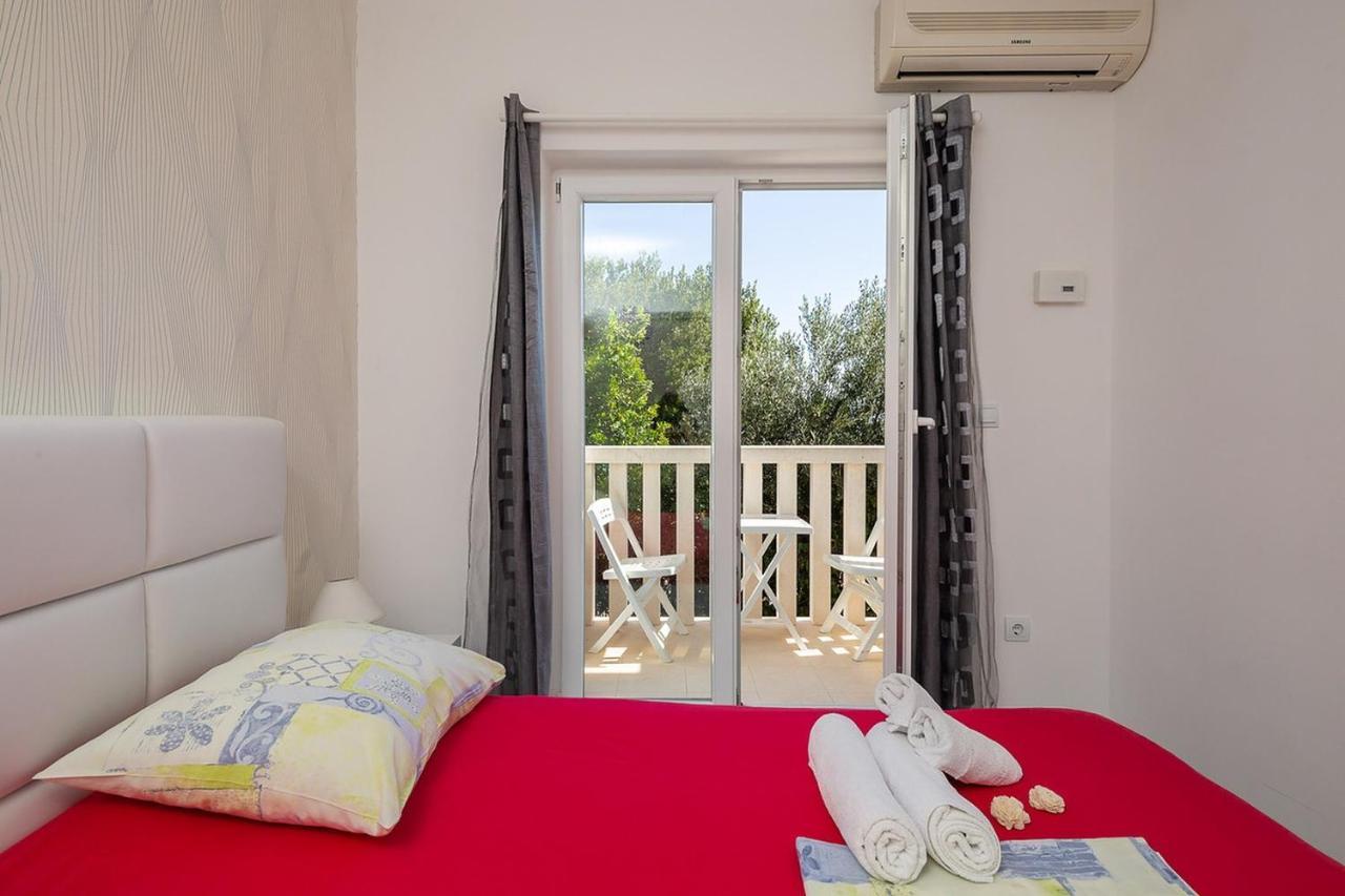 Apartmani Kastelancic Podstrana Esterno foto