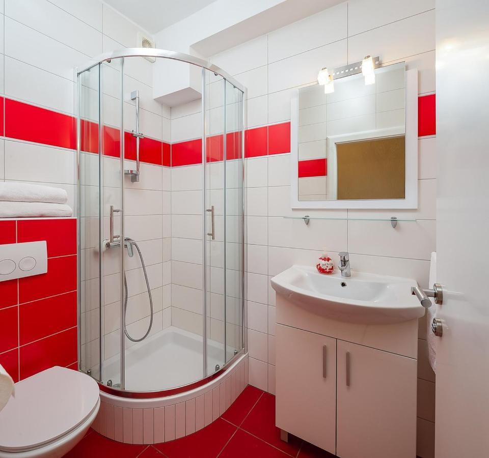 Apartmani Kastelancic Podstrana Esterno foto