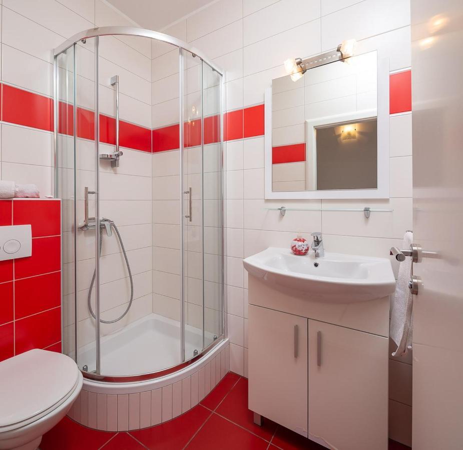 Apartmani Kastelancic Podstrana Esterno foto
