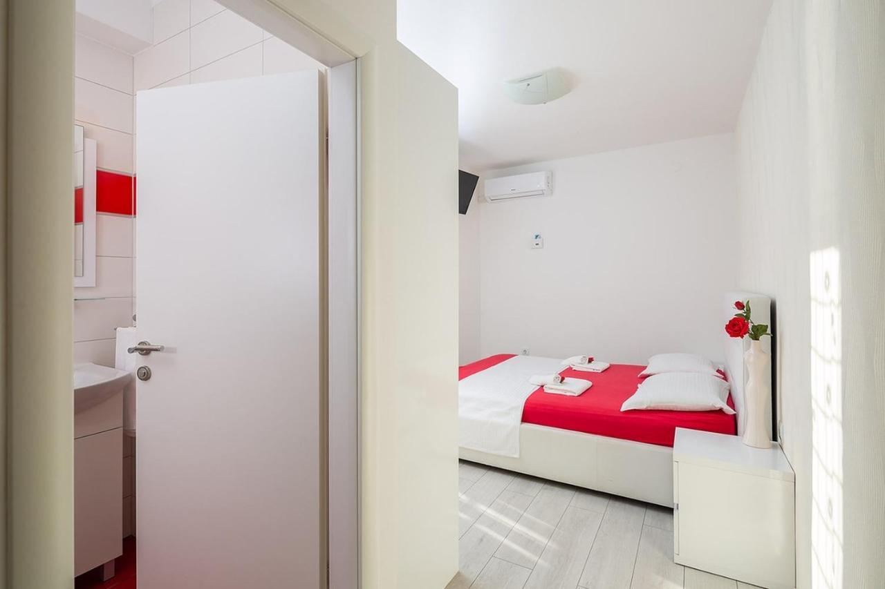 Apartmani Kastelancic Podstrana Esterno foto
