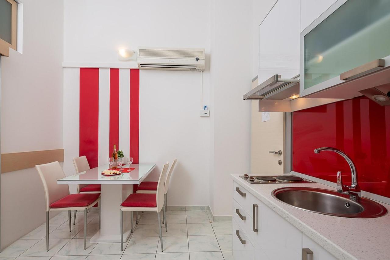 Apartmani Kastelancic Podstrana Esterno foto