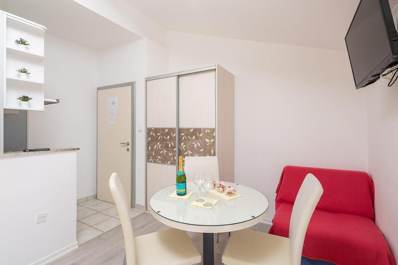 Apartmani Kastelancic Podstrana Esterno foto