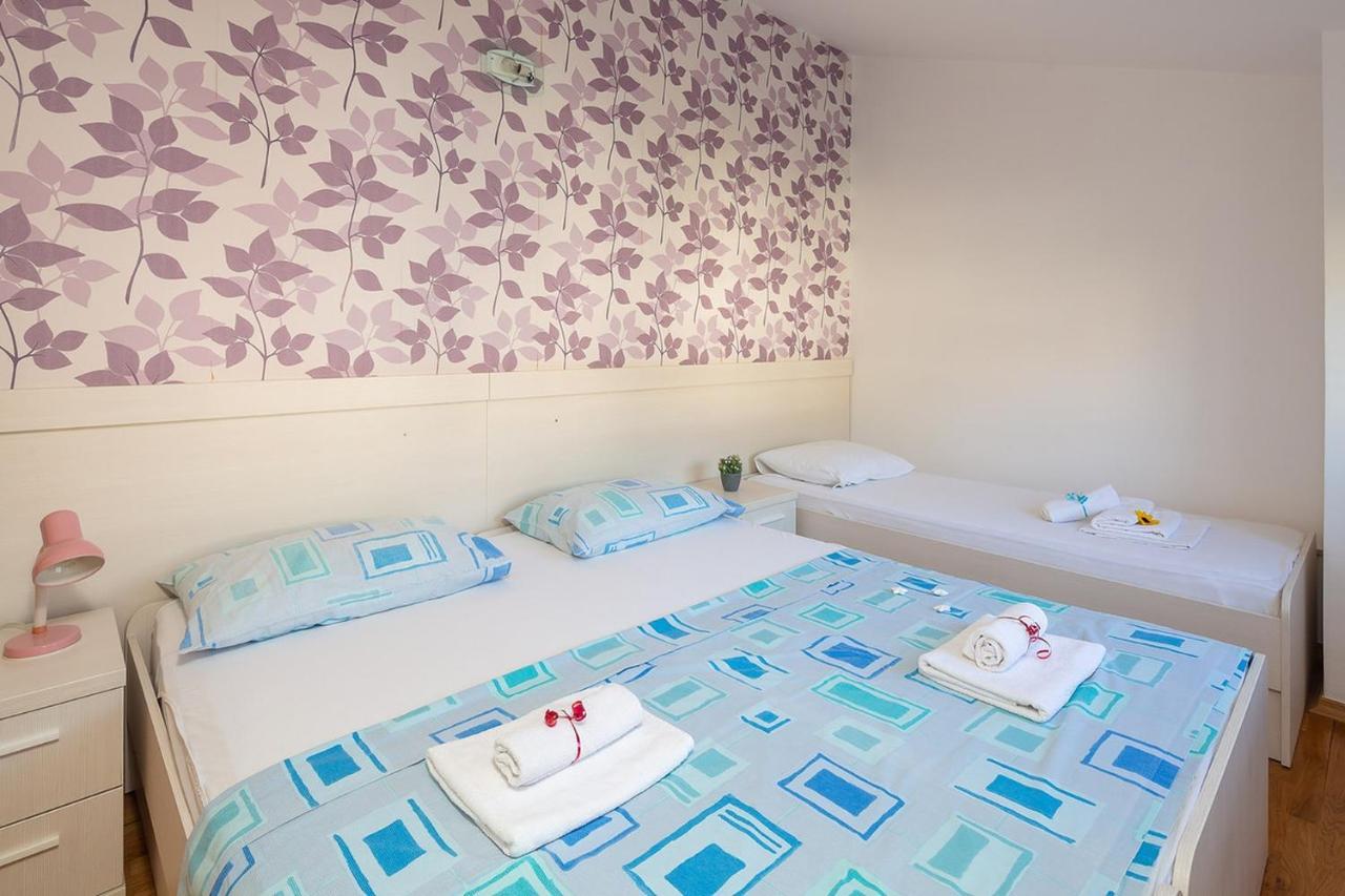 Apartmani Kastelancic Podstrana Esterno foto