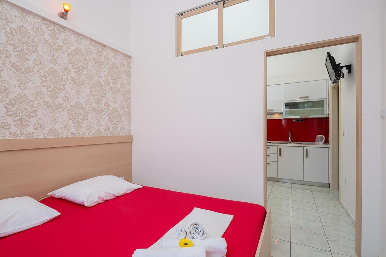 Apartmani Kastelancic Podstrana Esterno foto