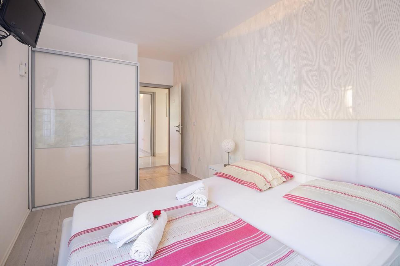 Apartmani Kastelancic Podstrana Esterno foto