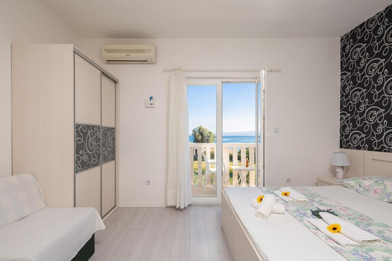 Apartmani Kastelancic Podstrana Esterno foto