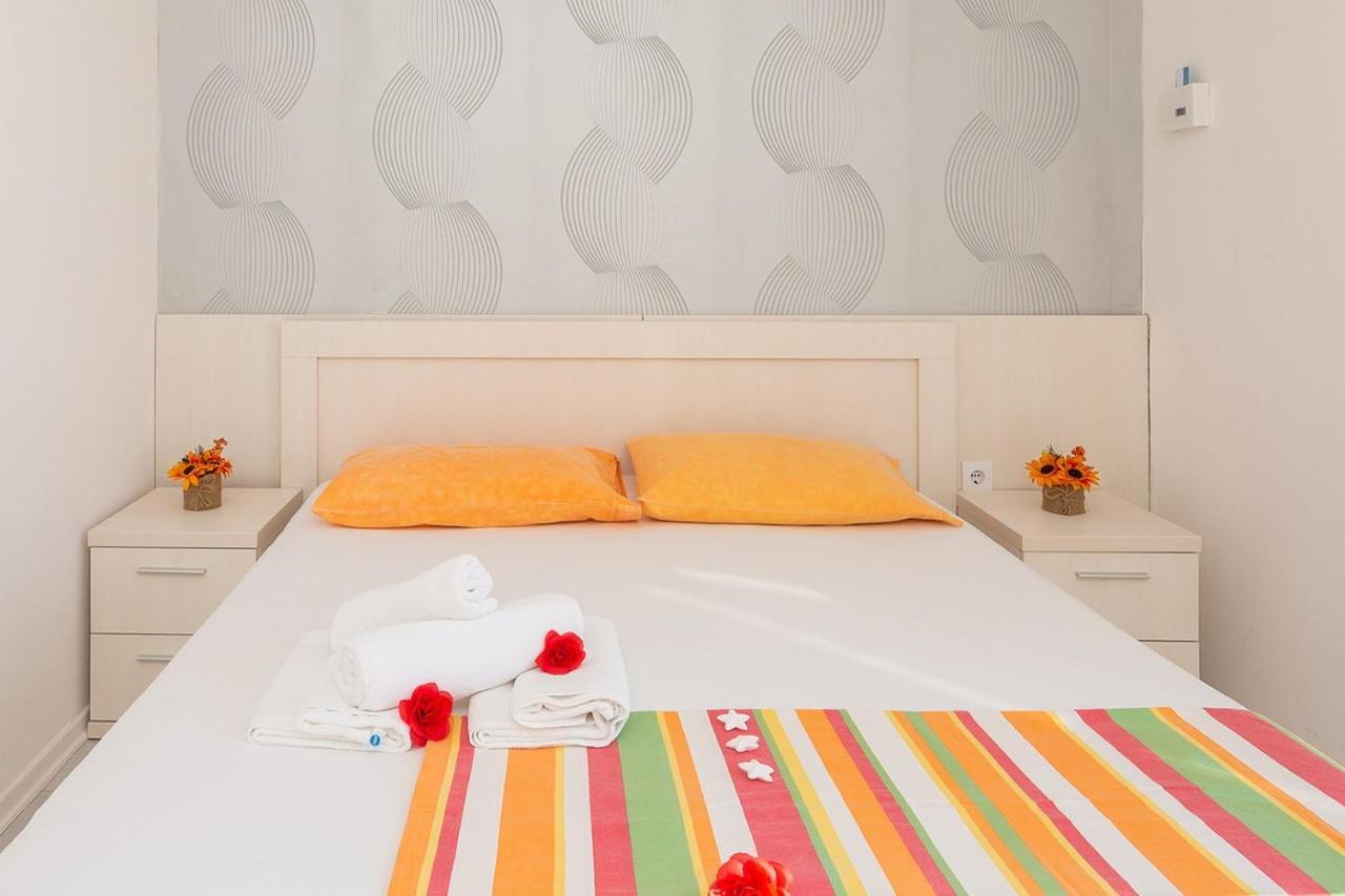 Apartmani Kastelancic Podstrana Esterno foto