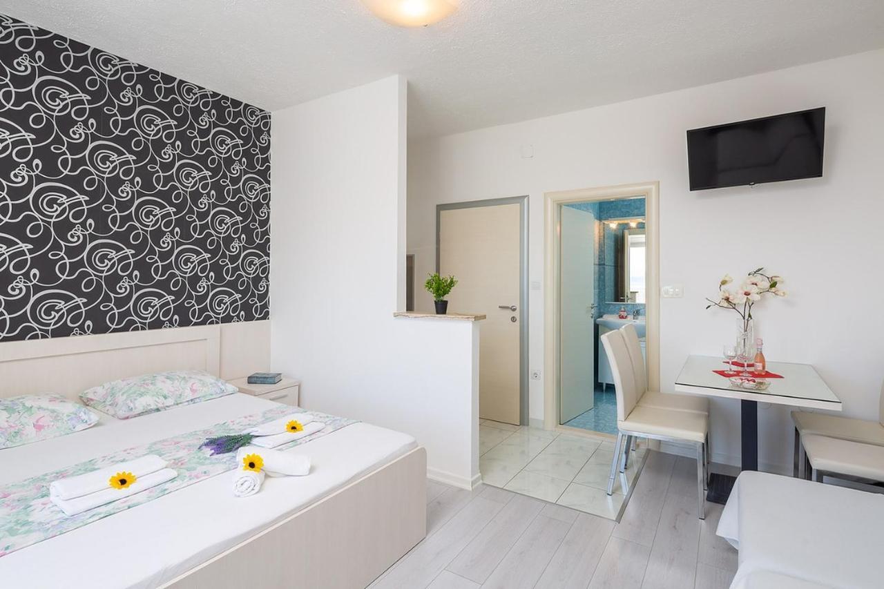 Apartmani Kastelancic Podstrana Esterno foto