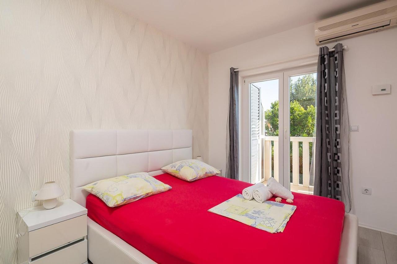 Apartmani Kastelancic Podstrana Esterno foto